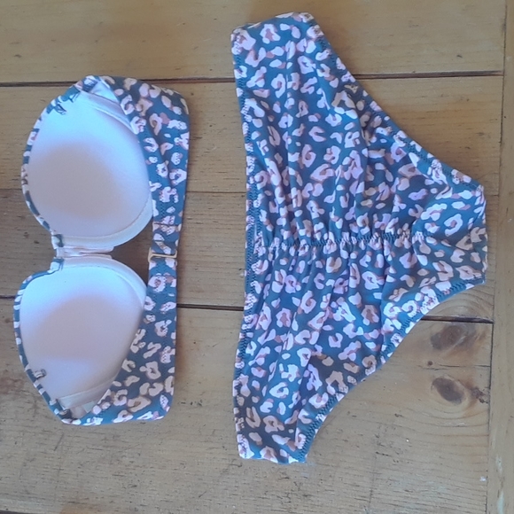 Bikini swimsuit - Picture 2 of 5